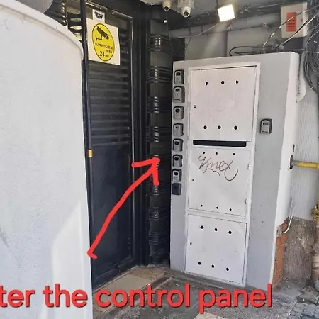 With Panoramic Views Of Old Town Διαμέρισμα *