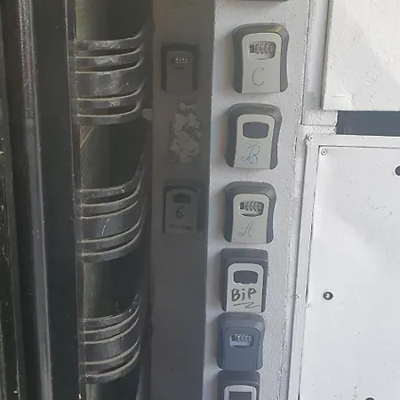 With Panoramic Views Of Old Town Διαμέρισμα *