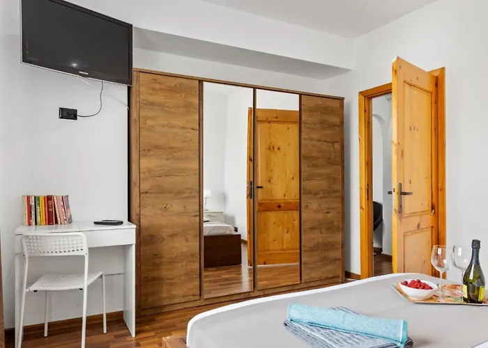 With Panoramic Views Of Old Town Lejlighed