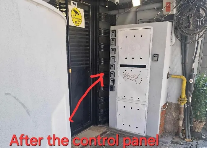 With Panoramic Views Of Old Town Апартаменти *